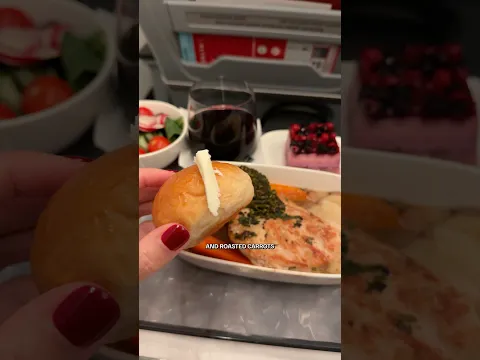 Everything I ate on my flight to Thailand