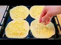 Lagu Mehl, Wasser, Käse – und Wunder auf dem Tisch – ein unglaublich leckeres Abendessen! Brot backen.