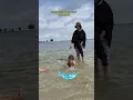 Download Lagu Anak bayi pertama kali cicipin rasa air laut🤣🤪 #anaklucu #pantai #viralshorts #baby
