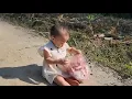Download Lagu Single mother 6 months pregnant saves 9 month old baby girl and hands her over to police