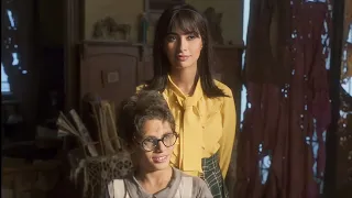 طفل بيتعرض للتنمر من صحابه في المدرسة فبيقرر يثبتلهم نفسه بإنه يدخل بيت مسكون ملخص فيلم برا المنهج 