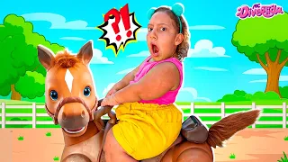 Maria Clara e amigos querem o mesmo brinquedo | A importância de dividir - MC Divertida