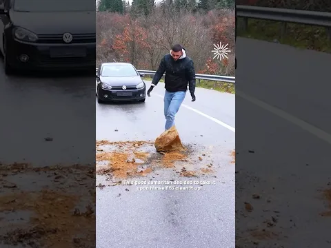 Good samaritan makes road safer for others🙌 #diy #road #safe #shorts