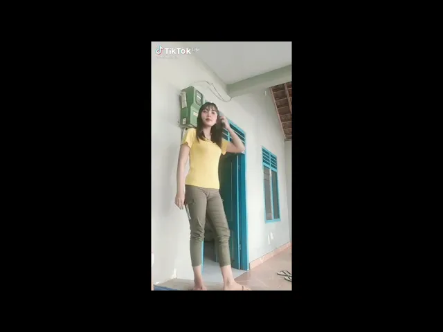 Download MP3 Tiktok | Cewek Cantik Pamer Belahan