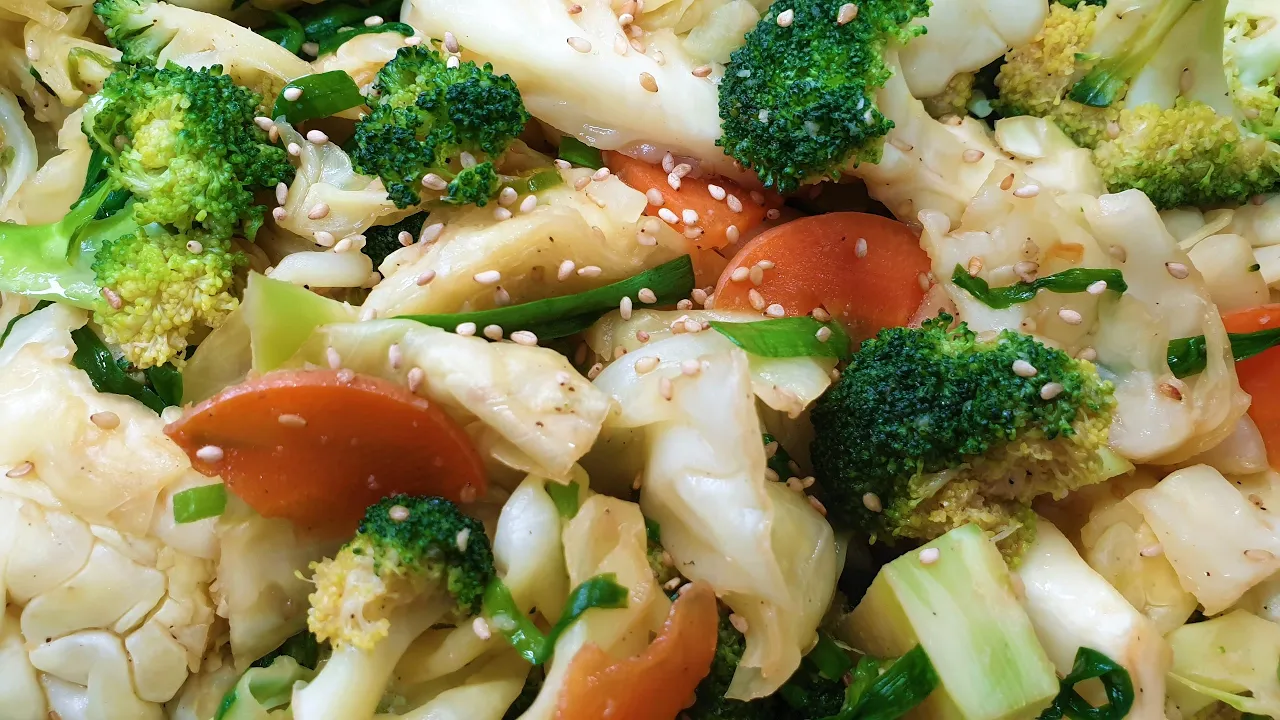 양배추브로콜리볶음