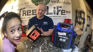 CEN-TECH 4 IN 1 PORTABLE JUMP PACK COMPRESSOR UNBOXING REVIEW ROGER WALDMAN WORK LIGHT LED