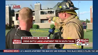 Crews battle south Tulsa apartment fire