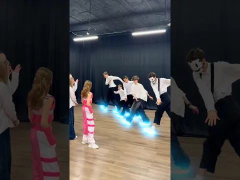 Шаффл Баттл 😎🔥 BOYS 👦 VS GIRLS 👧 NEON MODE 😨 WHO WIN ? 🤔