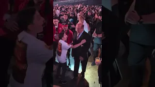 Paul Heyman shoves a kid at