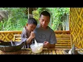 Download Lagu Een favoriete familiesnack bereiden | Verse passievruchtsiroop | Dorpsleven