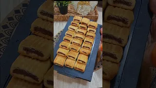 بالشوكة وبس من غير مضرب ولا خلاط عملت بسكوت التمر الاقتصادى ببيضة واحدة من غير زبدة بطعم وريحة زمان 