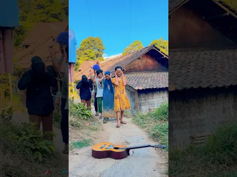 Gitar pengamen dulugdugdag berulah lagi heboh #diy #kreatif #viral #art #craft