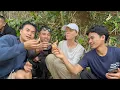 Download Lagu Berburu Madu di Pohon Besar bersama Bule Amerika | Honey Hunting in Indonesia Village