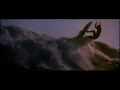 Video di Point Break surfing with Keanu Reeves - Official Movie Trailer