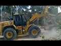 Lagu logging mengeluarkan kayu dari tengah hutan#loggingtruck #logging #buldozer #kalimantantengah