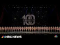 Lagu Radio City Rockettes kick off 100th season