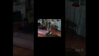 Mais Qu Est Ce Qu Il Essaie De Dire Pub Nostalgie Wahoo Shorts 