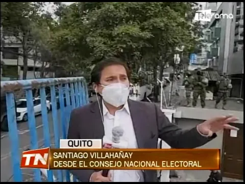 Candidatos presidenciales Lasso y Yaku se reúnen en el CNE