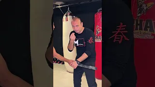 الضرب بس   لاح طويل علي القدم  فنون قتالية                             دندنها