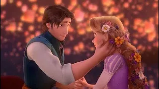رابونزل تغنى لحبيبها يوجين على المركب 