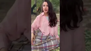 این آهنگ جوری همه رو به وجد آورده که حتی چایی روی آتیشم داره با ریتم می جوشه  این آهنگ جوری همه رو به وجد آورده که حتی چایی روی آتیشم داره با ریتم می جوشه