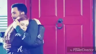 تامر حسني ما تبعدش عني ولا ثانية أحضني نسيني الدنيا وأوعدني طول ما أنت معايا ماتسبش إيدي من إيدك 