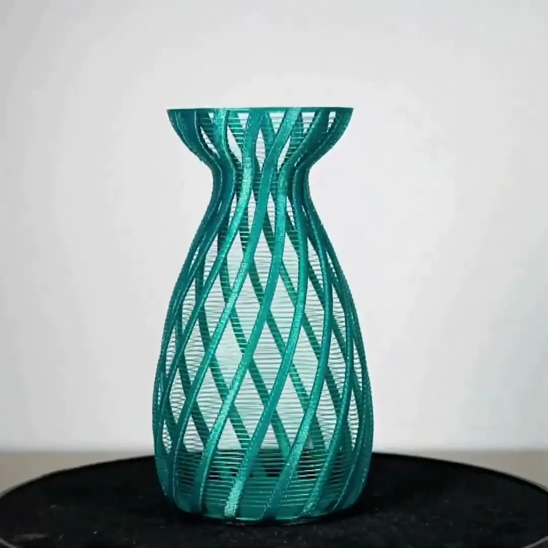 Curvy String Vase
