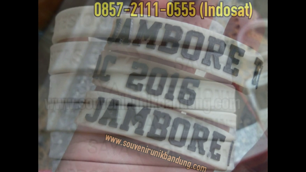 Gelang Glow in the dark Cuma 5000. 