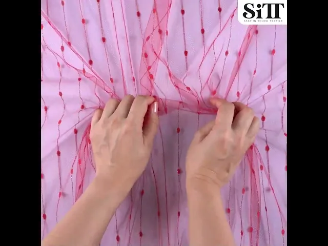 ผ้าตาข่ายลายดิ้นทอง