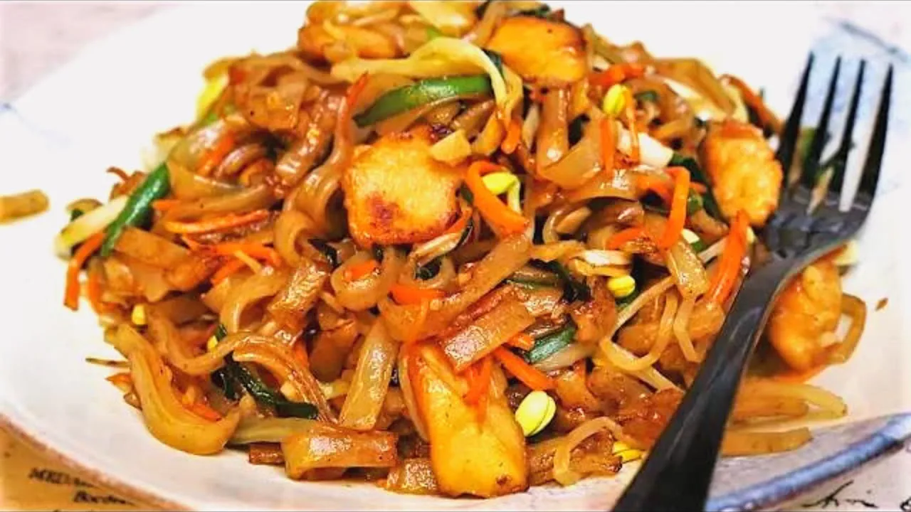 Alida Cooking | Pork and Bean Sprouts Stir-Fry Recipe. 