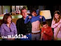 Download Lagu Frankie and Mike Get an Intervention | The Middle