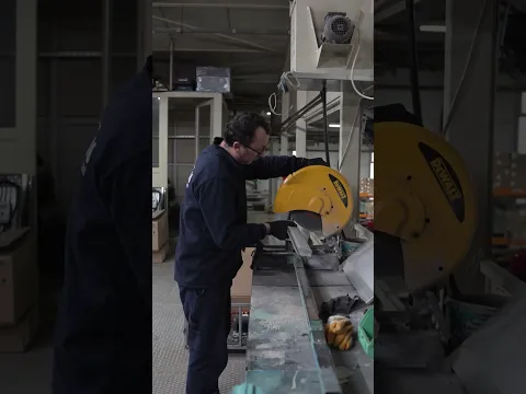 Isıtan mühendislik ve mekanik sistemler dikey sosyal medya Reels kurgusu kapağı