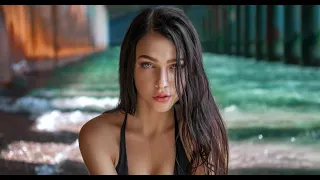                 يا تقولي ايه يا تقولي لا                    دندنها