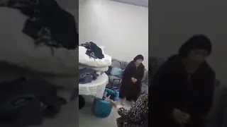 فضيحة شاهد قبل حدف لقات راجلها كي وي ختاها من لور  فضيحة شاهد قبل حدف لقات راجلها كي وي ختاها من لور
