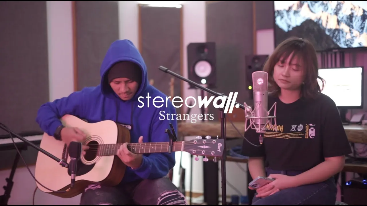 STEREOWALL - Strangers (Live Studio Acoustic)