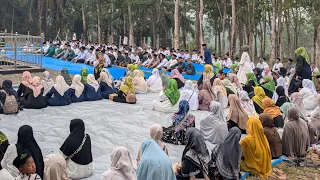 Jama'ah Ziarah Dari Rimbo Ilir Di Makam Ibu Anita Agus Rubiyanto, istri Bupati Tebo