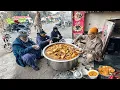 Lagu FOGGY WINTER MORNING 🤤 EATING LAHORE’S CHEAPEST MUTTON PAYA 50 RS DHABA BREAKFAST | GOAT TROTTERS