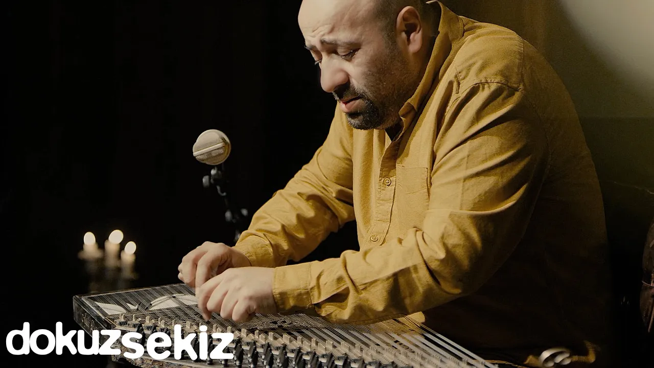 Aytaç Doğan - Bir Kızıl Goncaya Benzer Dudağın (Live) (Official Video) Aytaç Doğan - Bir Kızıl Goncaya Benzer Dudağın (Live) (Official Video)