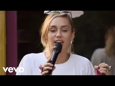 Download MP3 Miley Cyrus - Miley Cyrus - Party In The U.S.A. in the Live Lounge