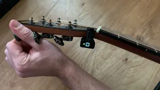 how to tune a guitar clip on tuner