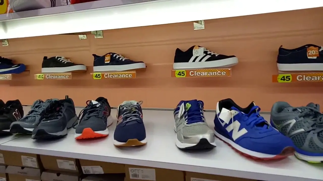DISINI ADIDAS Nike Yonex Lining DIBANTING HARGA!! KARENA SEPI? Beli barang Termurah di Geledah Toko. 