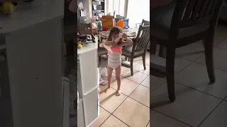 anna pooping diaper under bathing suit