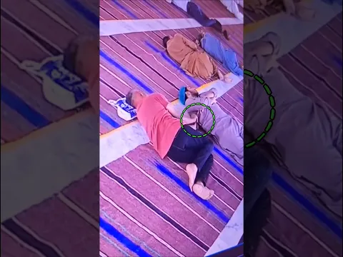 Masjid Mein So Rahe Shaks Ka Mobile Hua Chori 😱 | #shortvideo