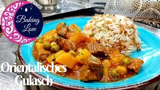 Dieses Rezept ergibt ein klassisches Rindsgulasch für 4-5 Personen, - ein Gulasch wie man es bei uns. 