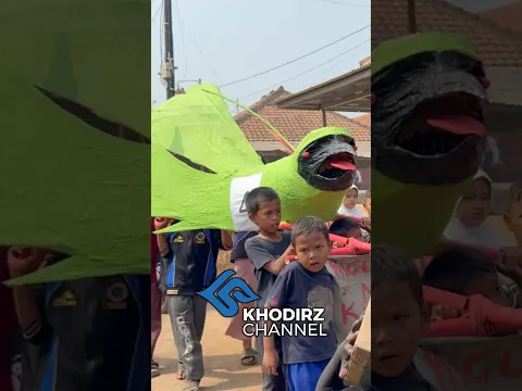 ogoh ogoh burung hijau di waruroyom