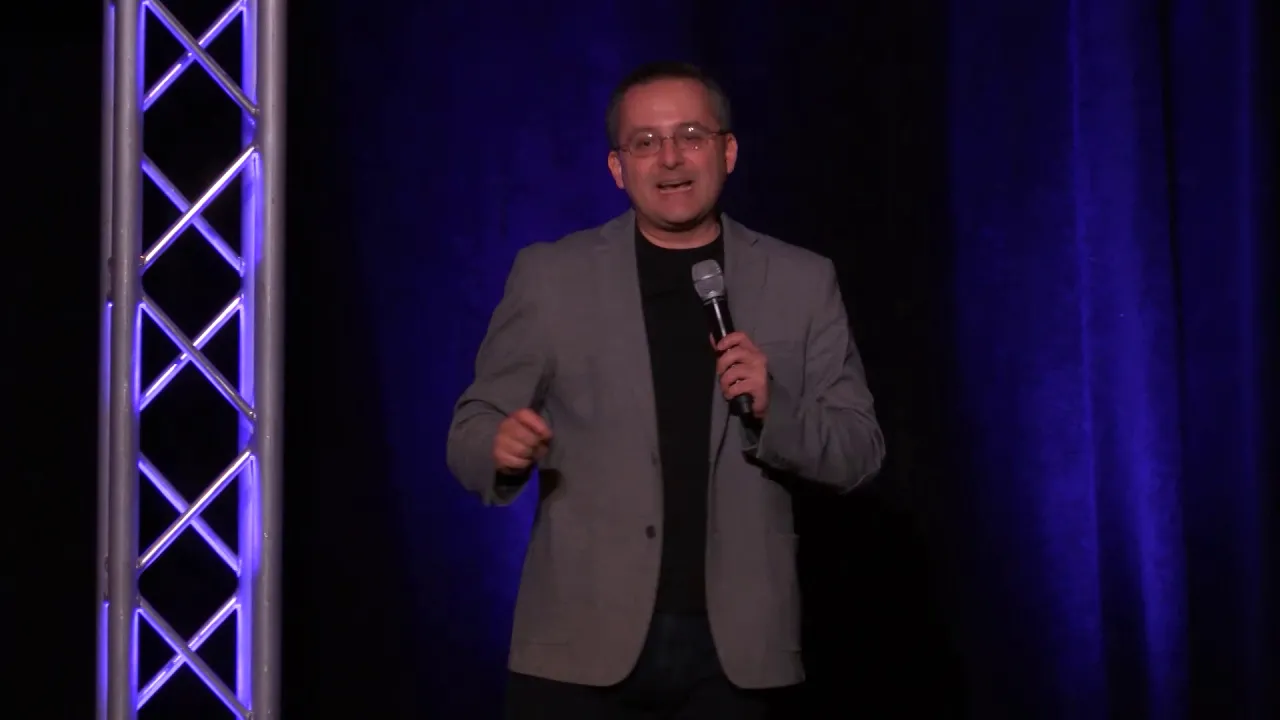 Alberto Cairo - How Charts Lie: Getting Smarter About Visual Information