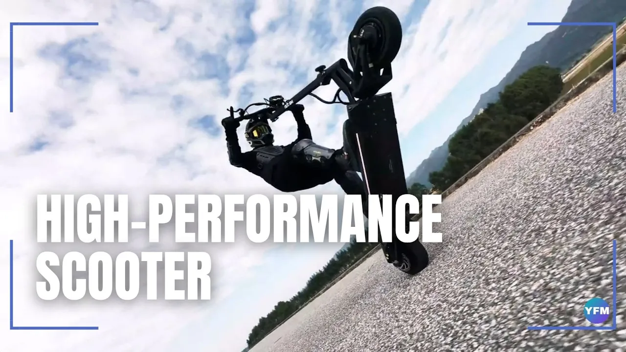 HIGH-PERFORMANCE SCOOTER