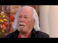 Download Lagu Op 79-jarige leeftijd vertelt Barry Gibb eindelijk de waarheid over Roy Orbison