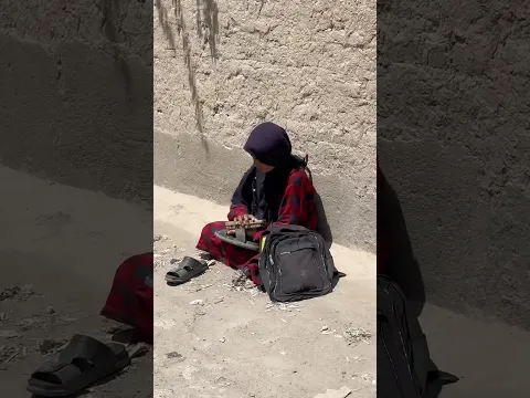 She was polishing shoes and we decided to help. 💔