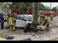 Lagu Jacksonville Fire Rescue Department responds to car vs pole with 2 trapped